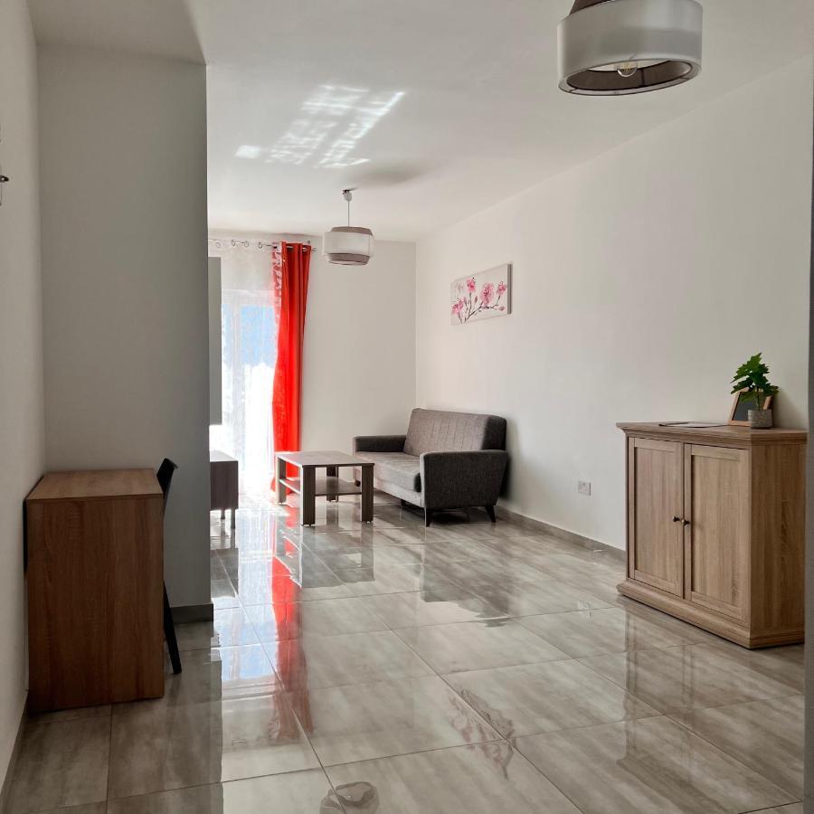 F4 Room 3, Private Room Two Single Beds Shared Bathroom Msida Kültér fotó