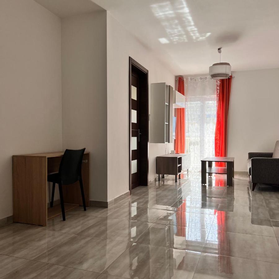 F4 Room 3, Private Room Two Single Beds Shared Bathroom Msida Kültér fotó