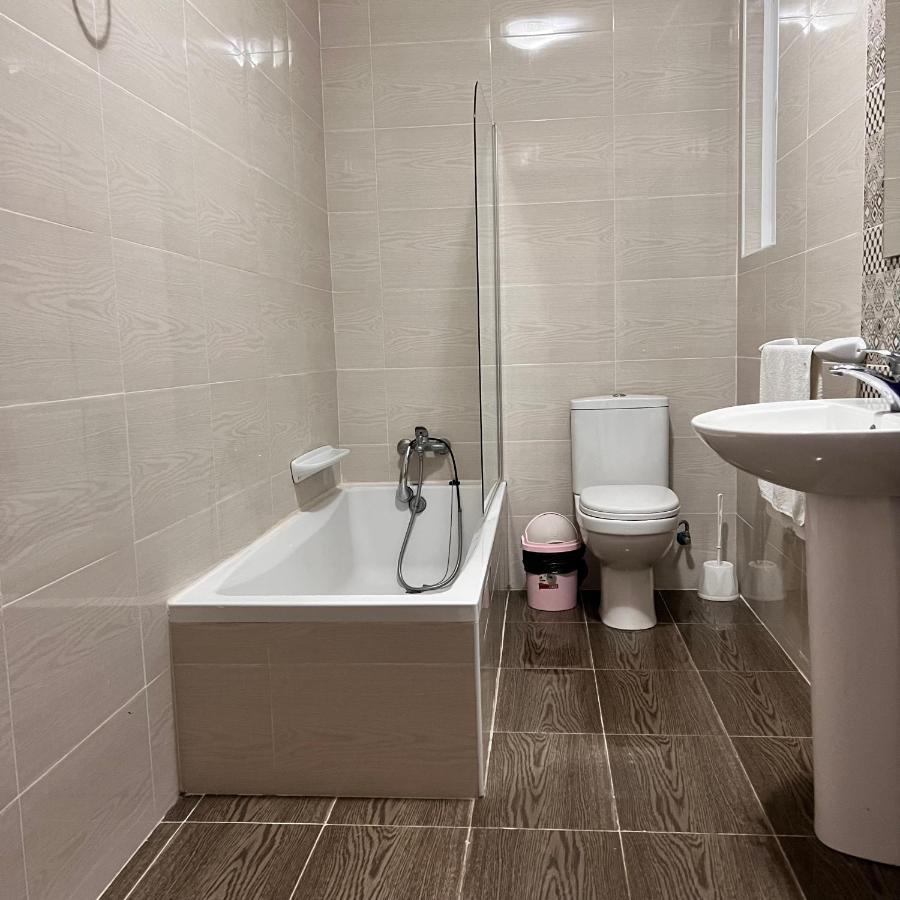 F4 Room 3, Private Room Two Single Beds Shared Bathroom Msida Kültér fotó